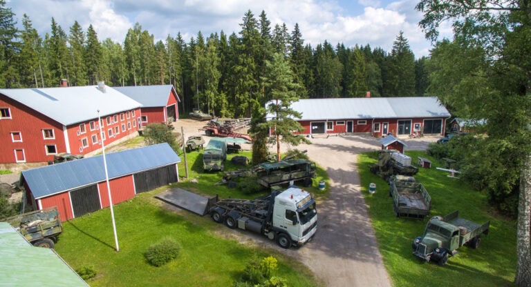 Drone kuva Mil-safarien pihasta Pornainen